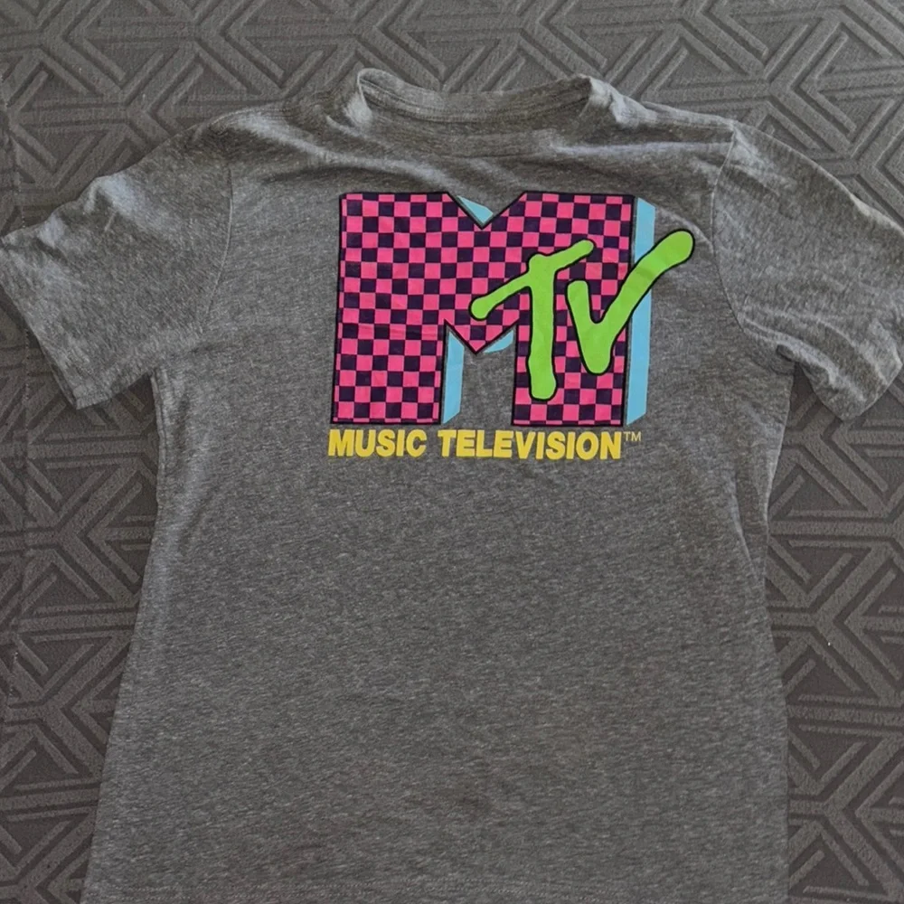 Gray MTV Graphic T-Shirt - Picture 4 of 5